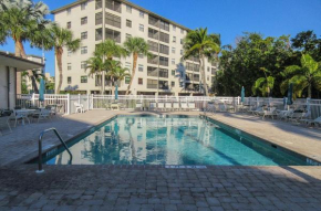 Отель Estero Cove #411 Apartment  Форт Майерс Бич